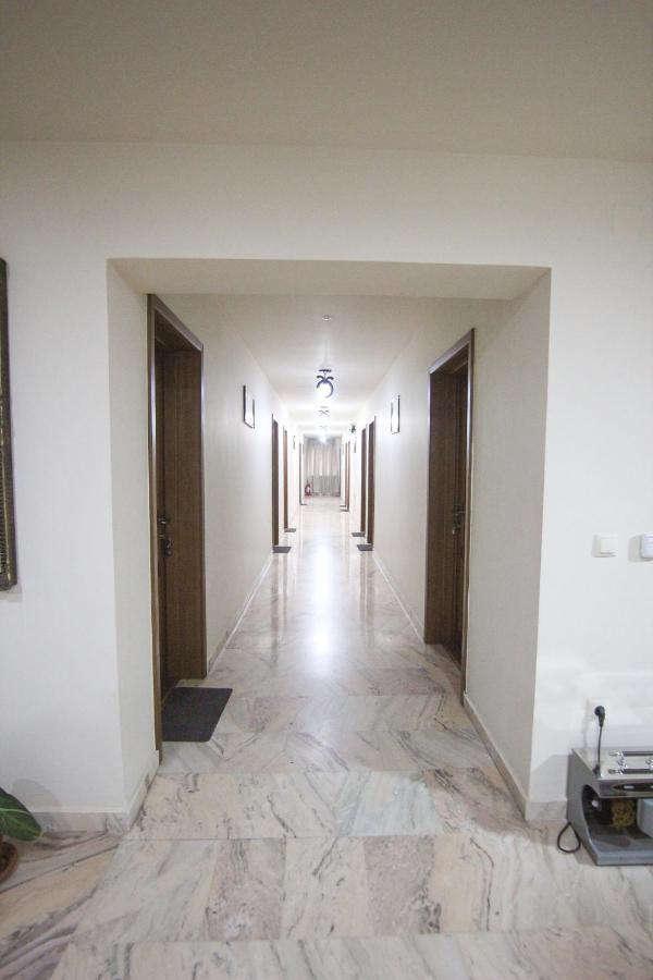 Teju Hotels Slanic Bagian luar foto