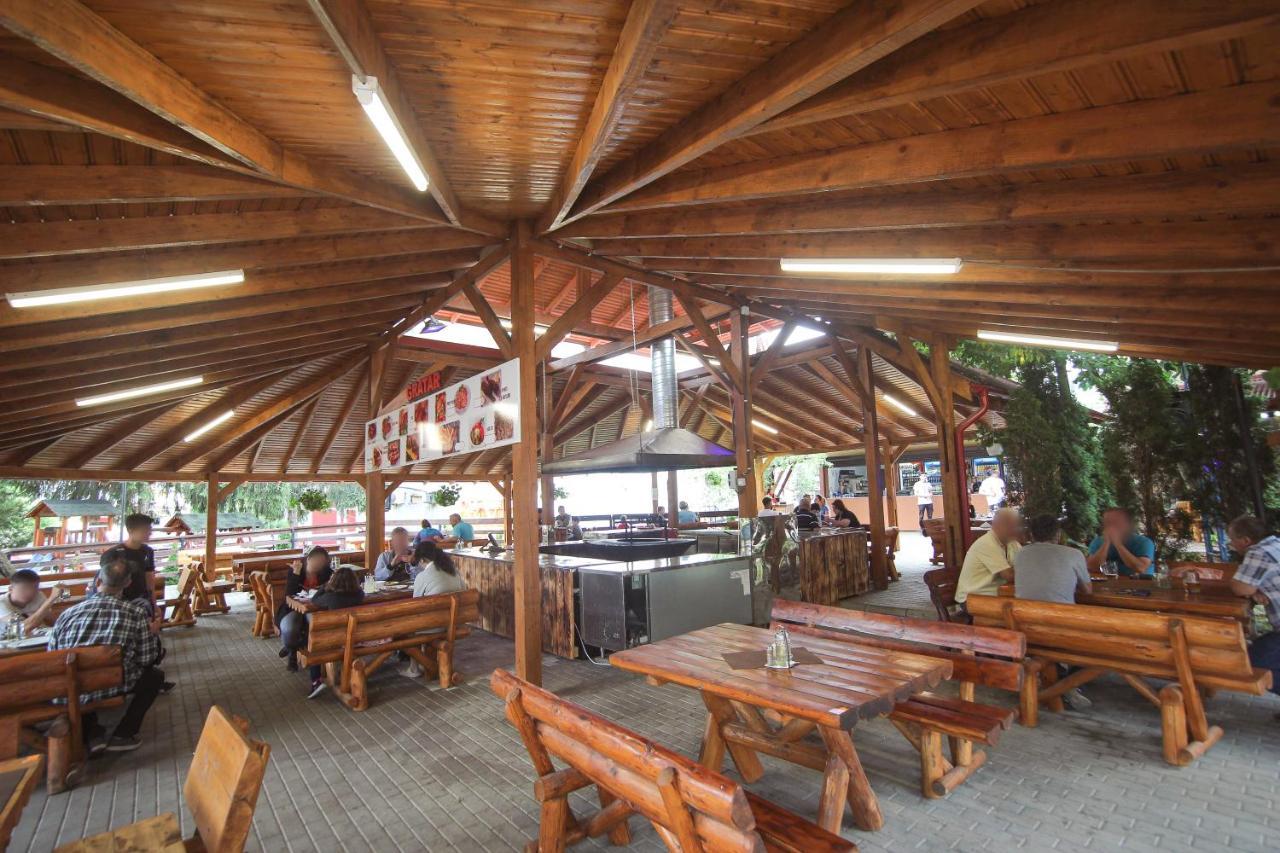 Teju Hotels Slanic Bagian luar foto